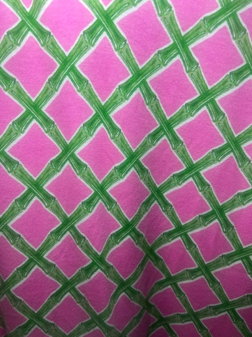 Scalloped SleevelessTop - Picture 3 of 4